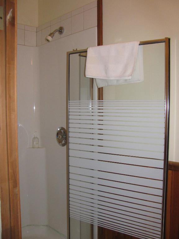 Sasquatch Crossing Eco Lodge B&B Harrison Mills Zimmer foto